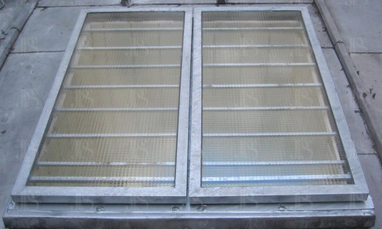 Toiture en verre toit en verre sur mesure à ouverture, JPS serrurier